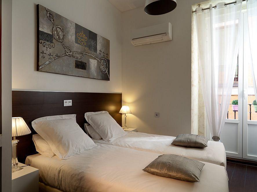 Thc Latina Hostel Madryt Zewnętrze zdjęcie